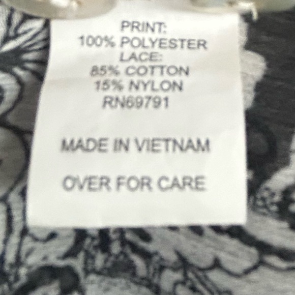 OLIVE HILL PRINTED BLOUSE WITH LACE DETAIL - Picture 9 of 9